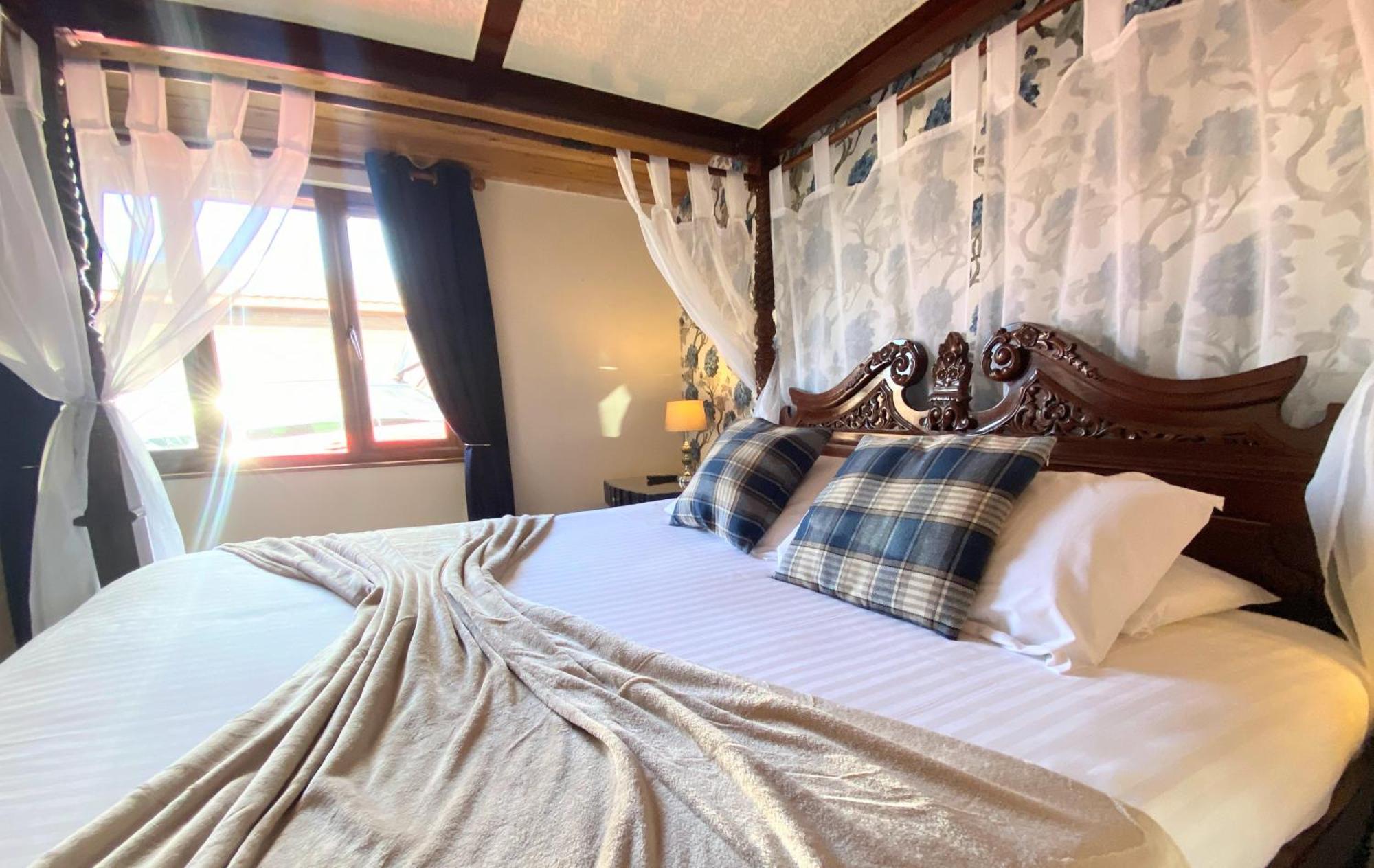 Lomond 5 With Private Hot Tub - Fife - Loch Leven - Lomond Hills - Pet Friendly Villa Kelty Exterior photo