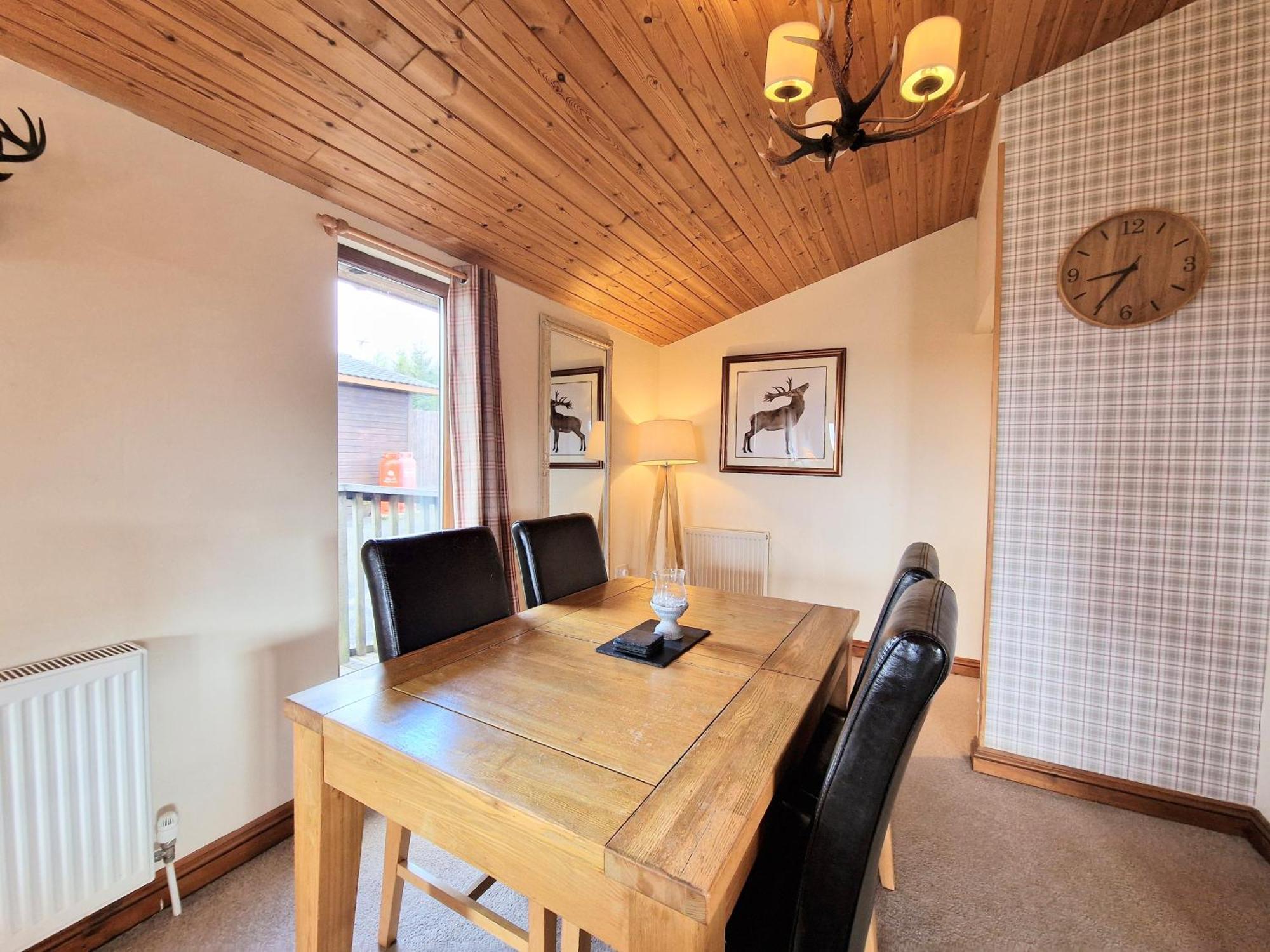 Lomond 5 With Private Hot Tub - Fife - Loch Leven - Lomond Hills - Pet Friendly Villa Kelty Exterior photo