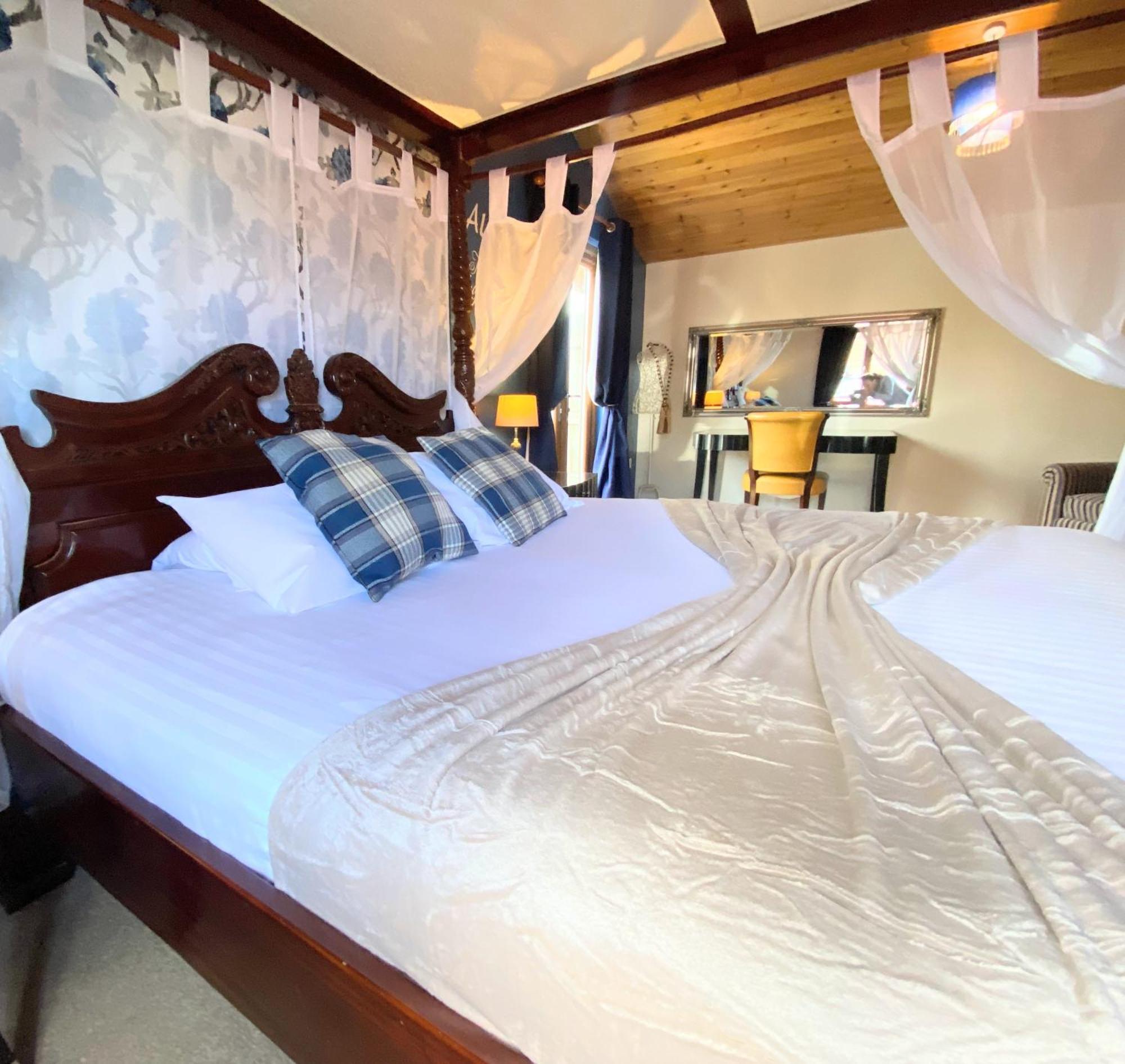 Lomond 5 With Private Hot Tub - Fife - Loch Leven - Lomond Hills - Pet Friendly Villa Kelty Exterior photo