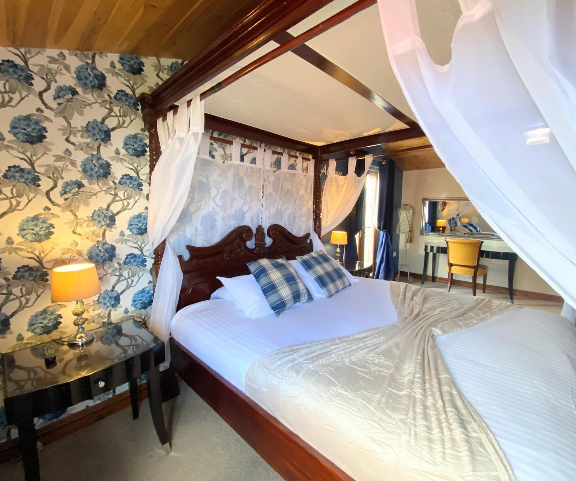 Lomond 5 With Private Hot Tub - Fife - Loch Leven - Lomond Hills - Pet Friendly Villa Kelty Exterior photo